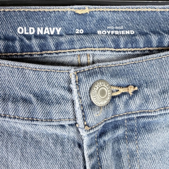 Women Old Navy Mid-Rise Boyfriend Distressed Jeans Light Wash Cosmos Size 20 - Picture 6 of 10